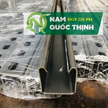 Phân biệt thanh chống đa năng  inox có lỗ và không lỗ 41x41 