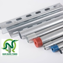 Tiêu chuẩn quốc tế ống thép luồn dây điện và thanh chống đa năng 