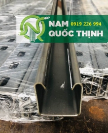 Phân biệt thanh chống đa năng  inox có lỗ và không lỗ 41x41 